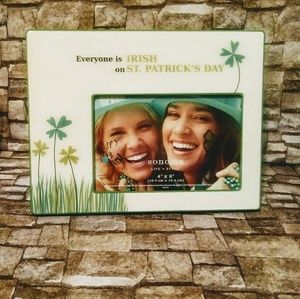 NWOT St. Patrick's Day Photo Frame